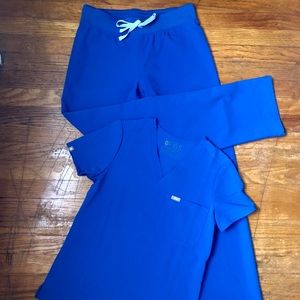 FIGS XS/XST scrub set in Royal Blue!